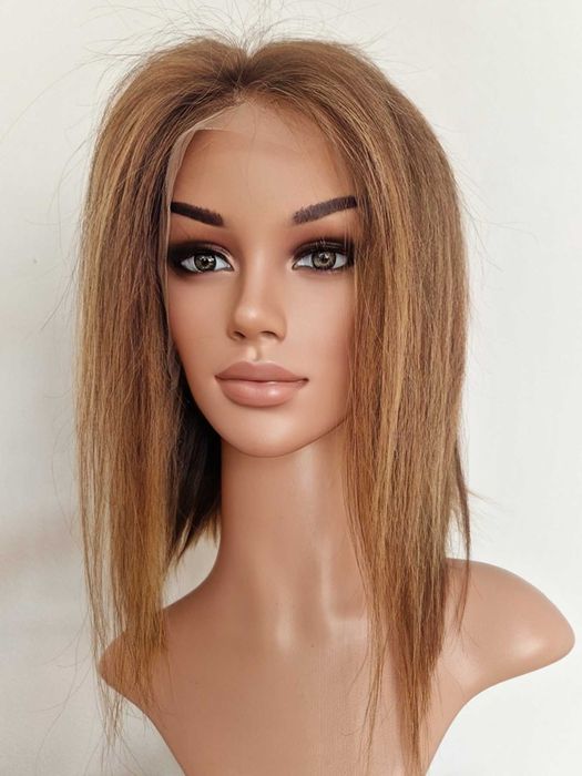 Естествена медено руса перука със светли кичури и дантела 13х4