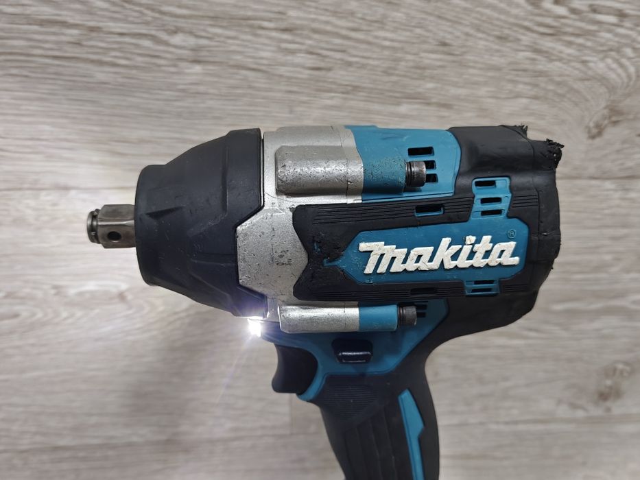 Makita DTW700 impact