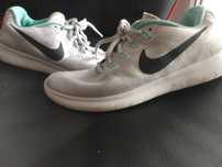 vand nike free rn