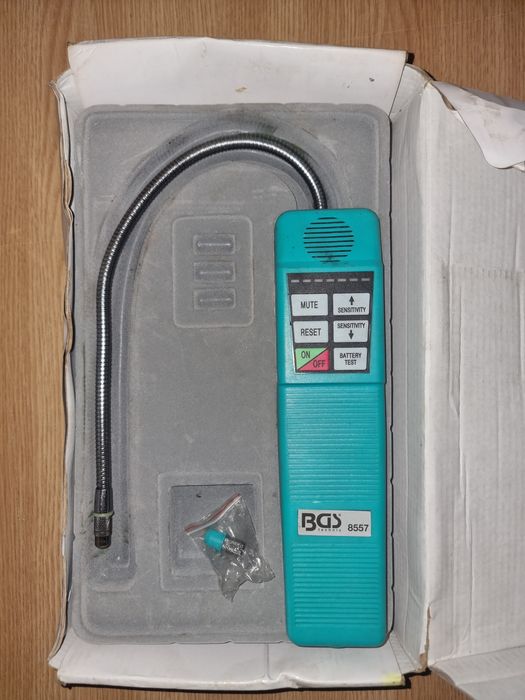 Aparat de verificat pierderi freon