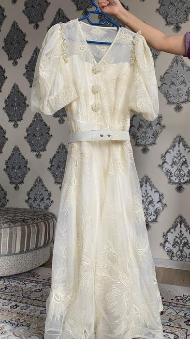 Той көйлегі сатылады