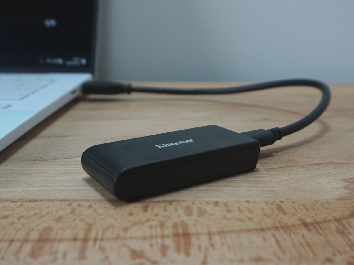 Vând SSD Extern - Kingston XS1000 2TB - NOU