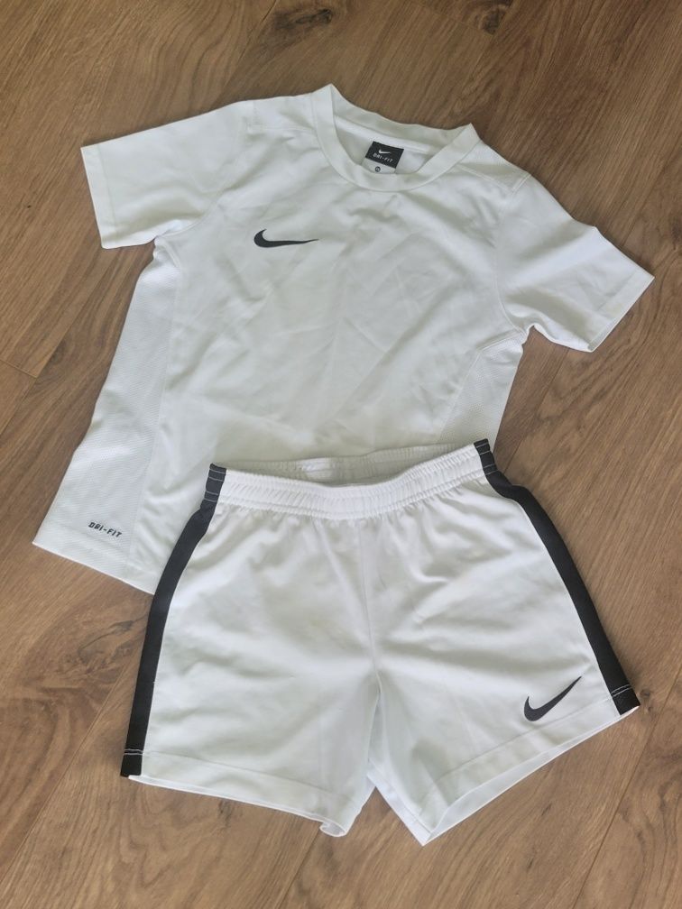Екип Nike оригинален