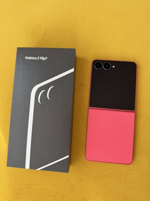 Samsung Galaxy Z Flip 7 512GB Като Нов