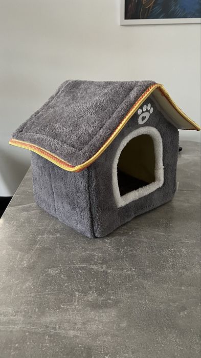 Плюшена къщичка за куче