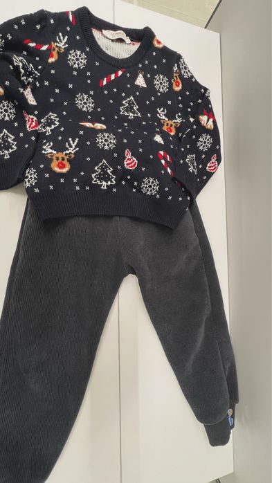 Костюм с новогодним принтом