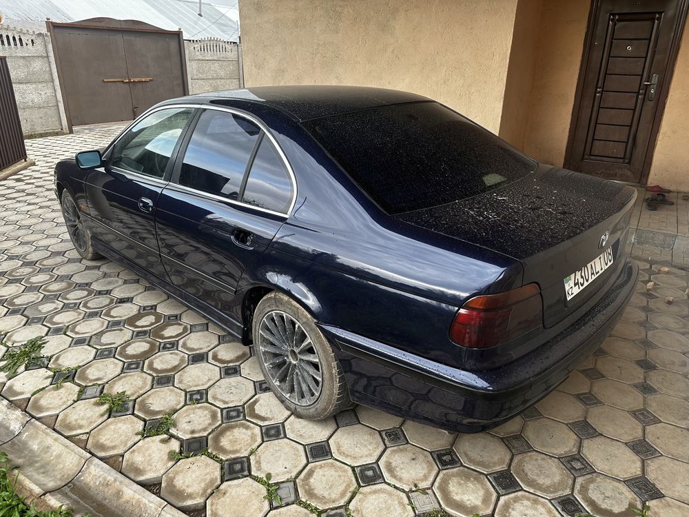 BMW e39.