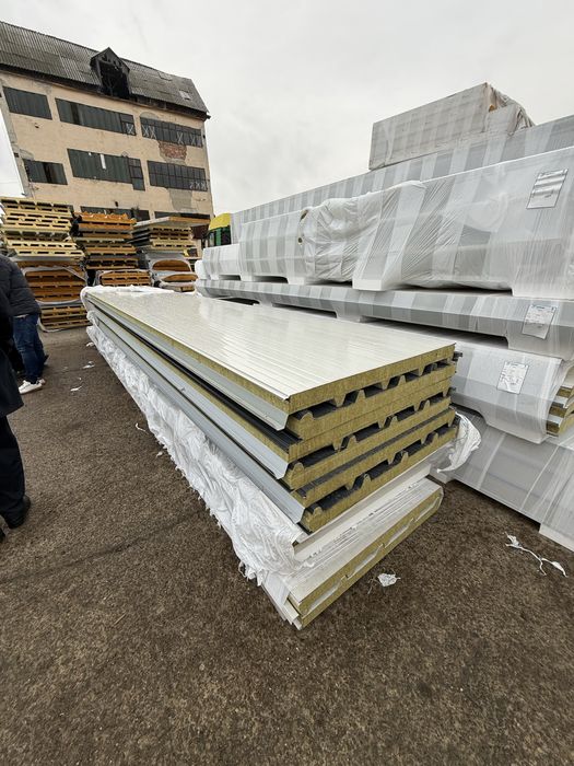 Panouri sandwich de perete si acoperis