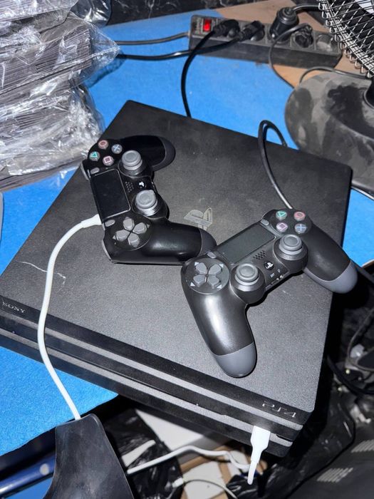 PS 4 pro 1TB xolatlari ideal karobka dakumentlari bor