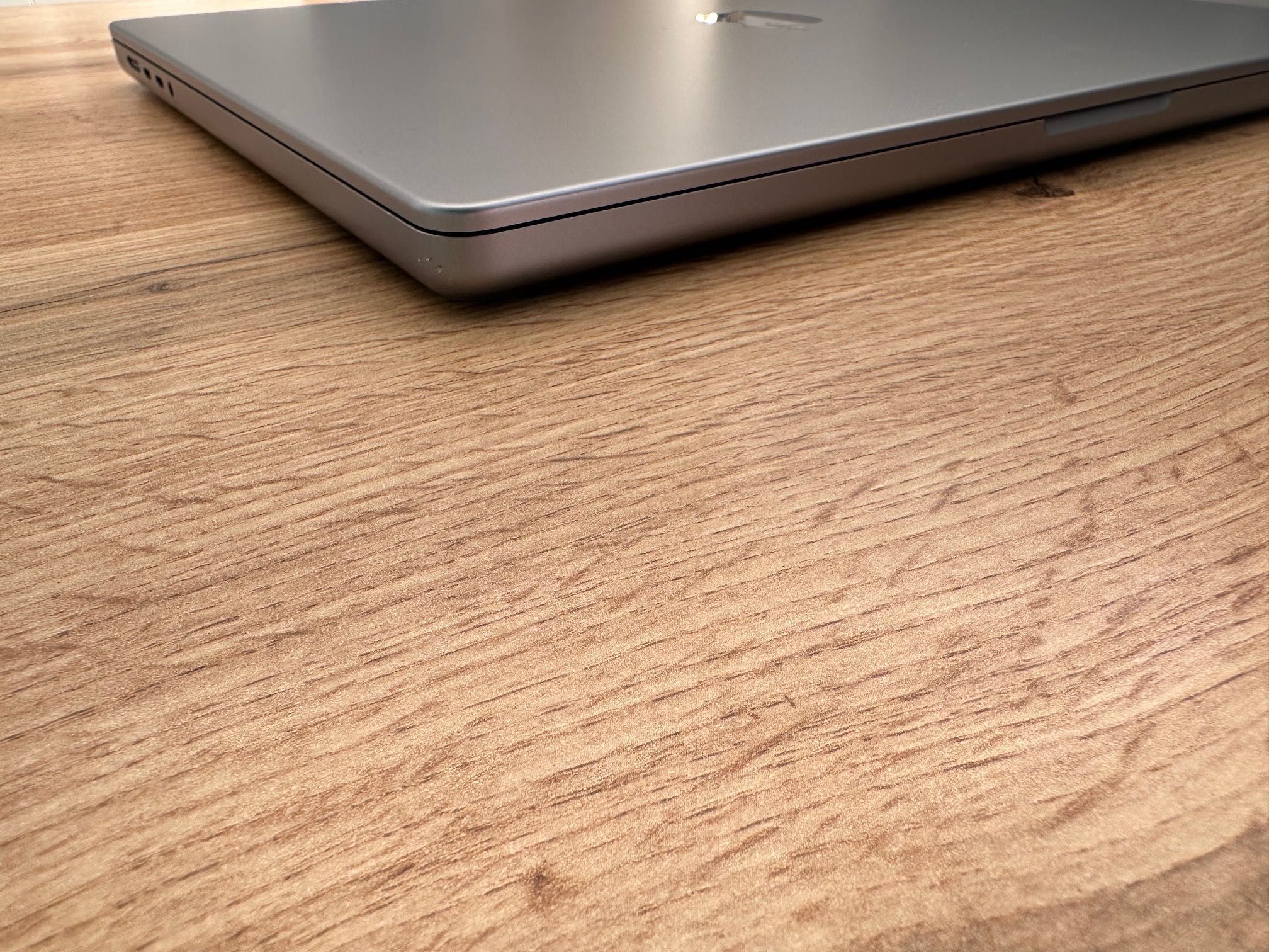 MacBook Pro 16" M1 Pro 10-Core CPU/ 16-Core GPU/ 16RAM/ 1TB SSD