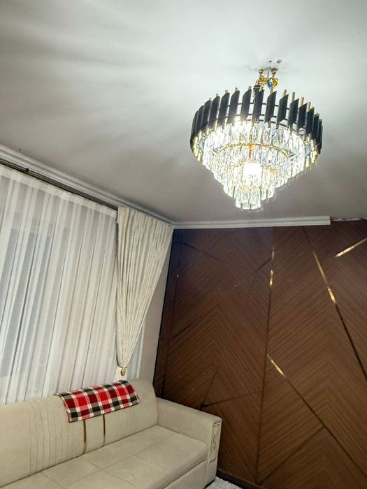 Продам люстры срочно