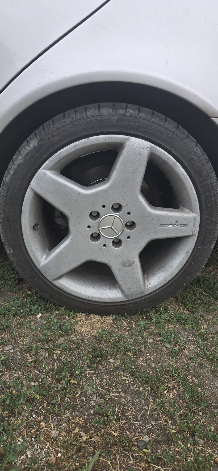 Продам диски 18р разноширокие