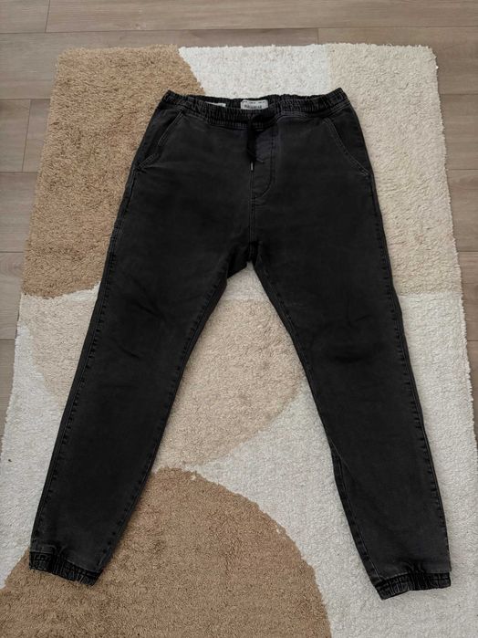 Pantaloni Barbati Negri Pull & Bear Jogger Style Marimea M 32 EUR42