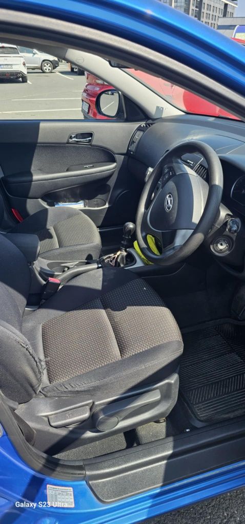 Продавам Hyundai i30