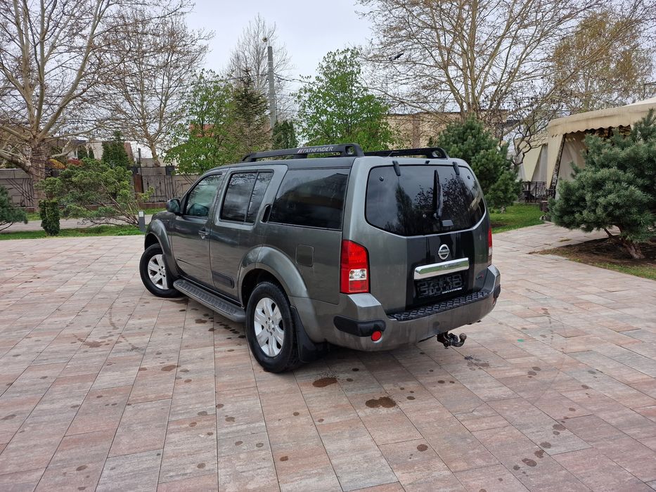 Nissan Pathfinder 2.5 diesel