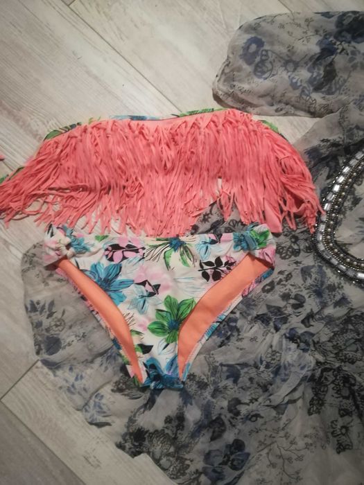 Бански 2 части - черен, цвят сьомга и плажна туника