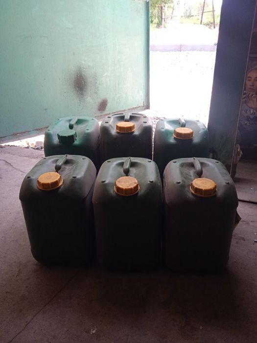 Продам пластиковые канистры
