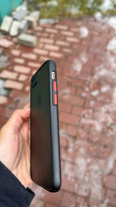 iPhone 8 64 gb в хорошем состоянии