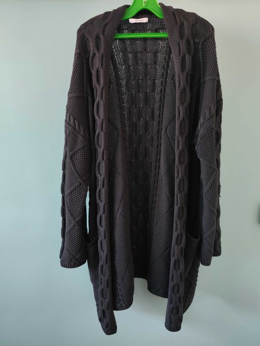 Жилетка с декоративна плетка и паднали ръкави RESERVED