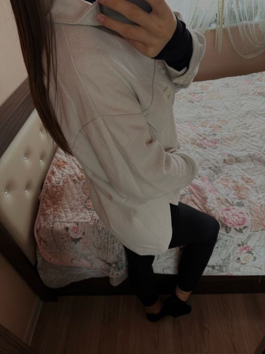 Bershka късо пухено яке