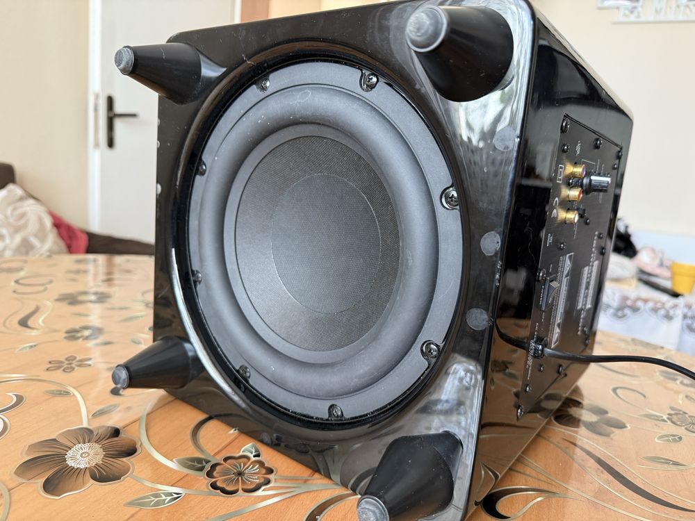 Harman Kardon HKTS-210 subwoofer качествен
