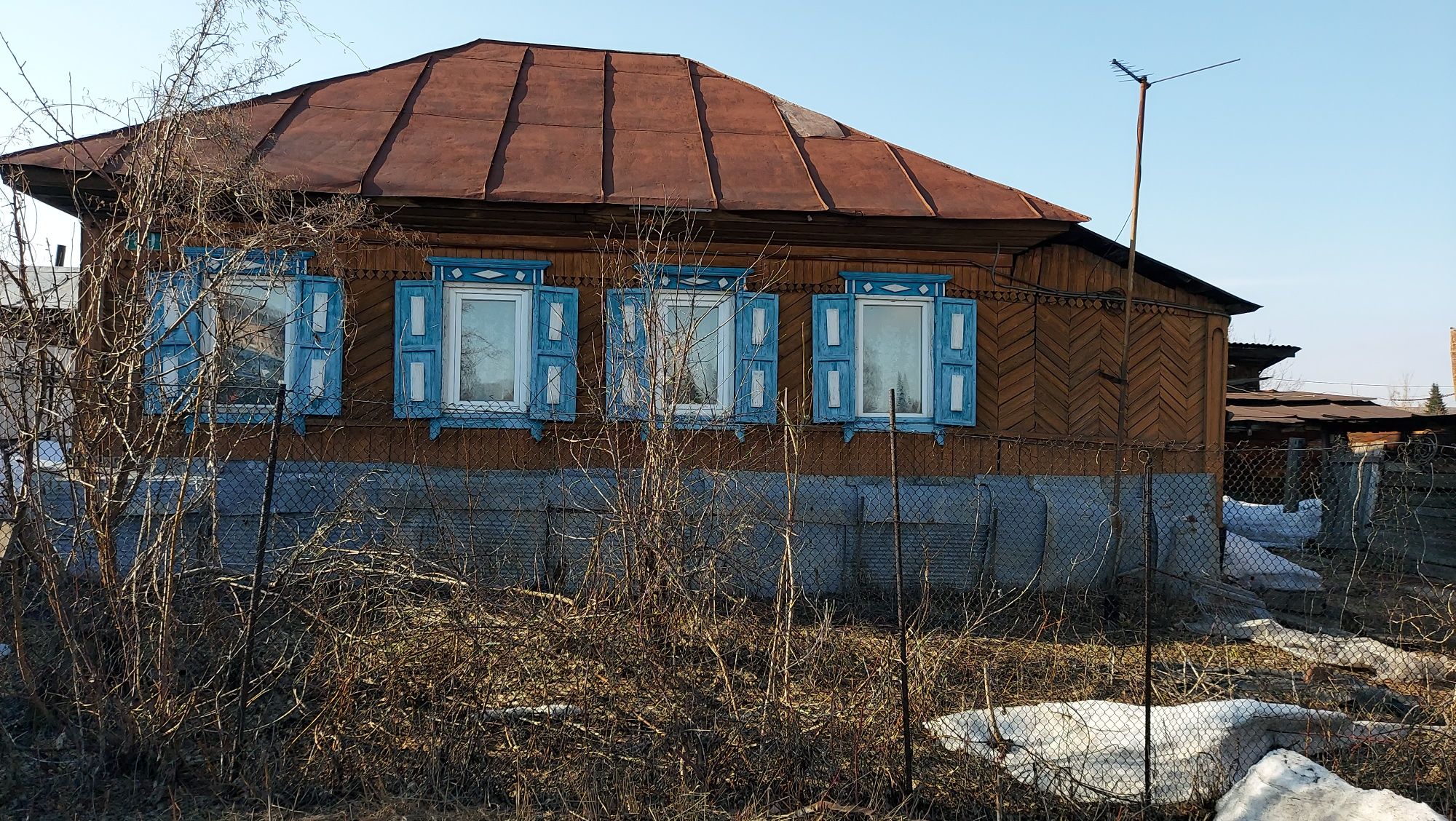 Продаётся дом в западной части города.