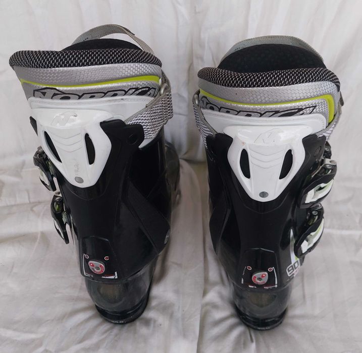 Clapari Nordica Sportmachine NFS 90,marime 42-42.5 (28 cm)