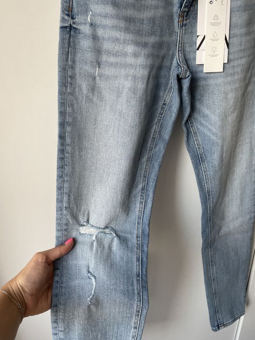 Нови дънки с етикет на zara , зара 36,38 и 40 размери