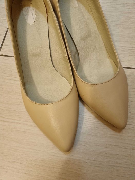 Pantofi piele culoare crem