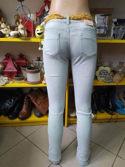 Blugi dama noi marimea 30
