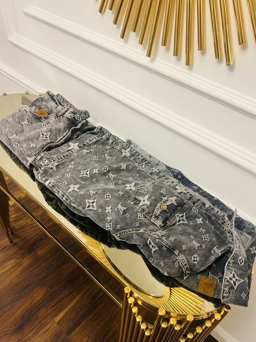 Compleu de blugi!! Louis Vuitton