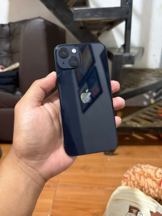 iPhone 13 cu 96% Bateria