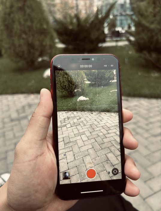 Продам Айфон хр в хорошем состояний