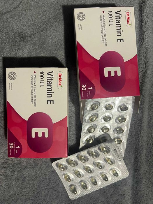 2 Cutii de Vitamina E Uleioasa de la Dr. Max (60 capsule)