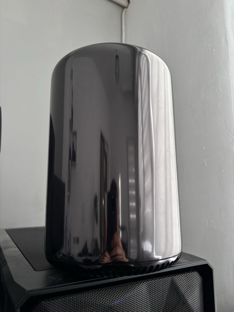 Mac Pro 6-Core Intel Xeon, 64GB RAM, Dual AMD FirePro D500