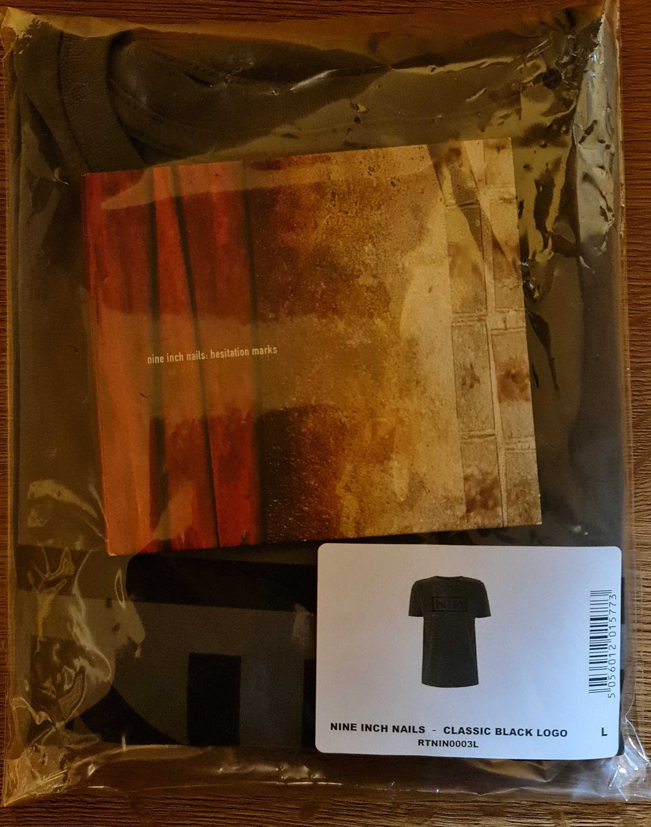 Tricou barbati L Nine Inch Nails Classic Logo + CD Hesitation Marks