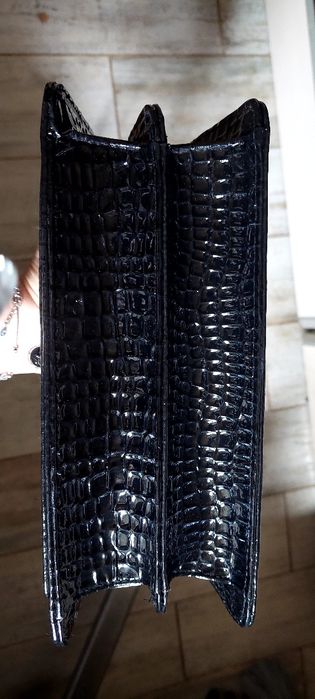 Geanta neagra piele lacuita