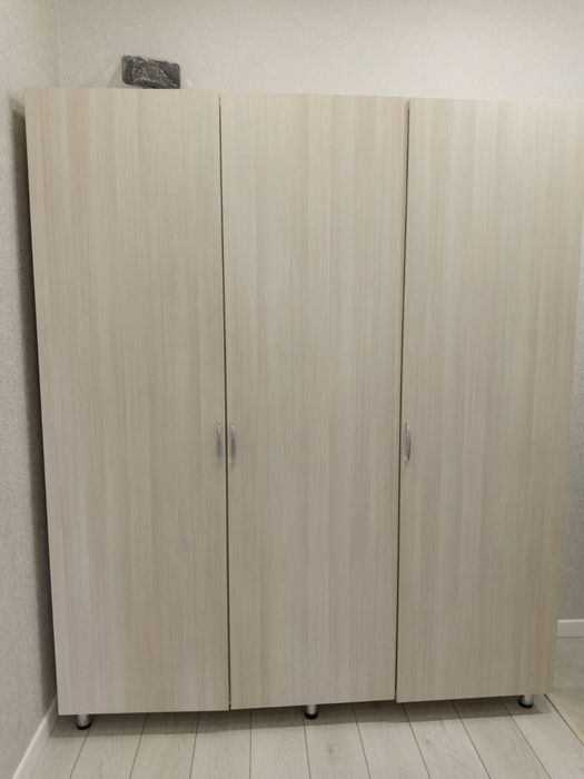 Продам шкаф 3 дверный