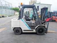 motostivuitor diesel 3 tone Nissan Unicarriers an fab 2020 ore 2000