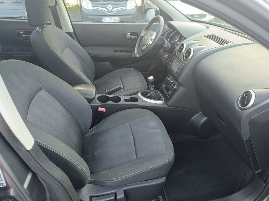 Nissan Qashqai 1.5 diesel 110 cp 7 locuri an 2014