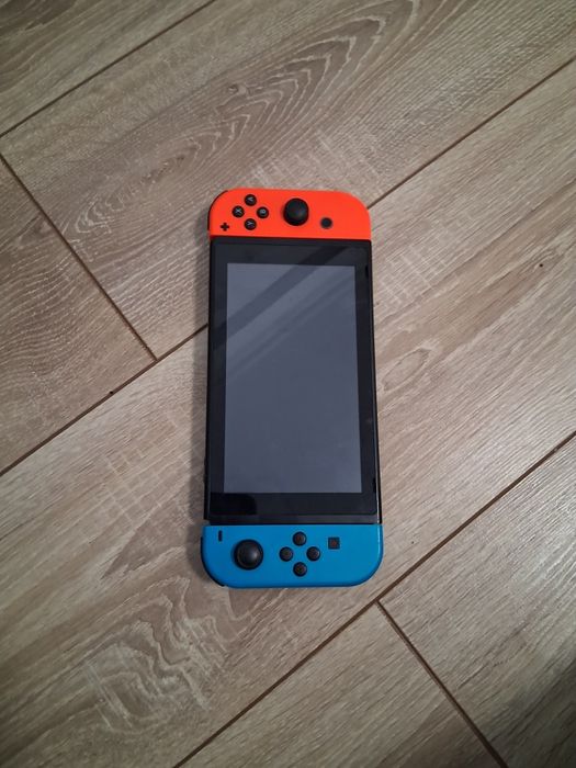 Vand  Nintendo switch si ceas Samsung Galaxy switch 7