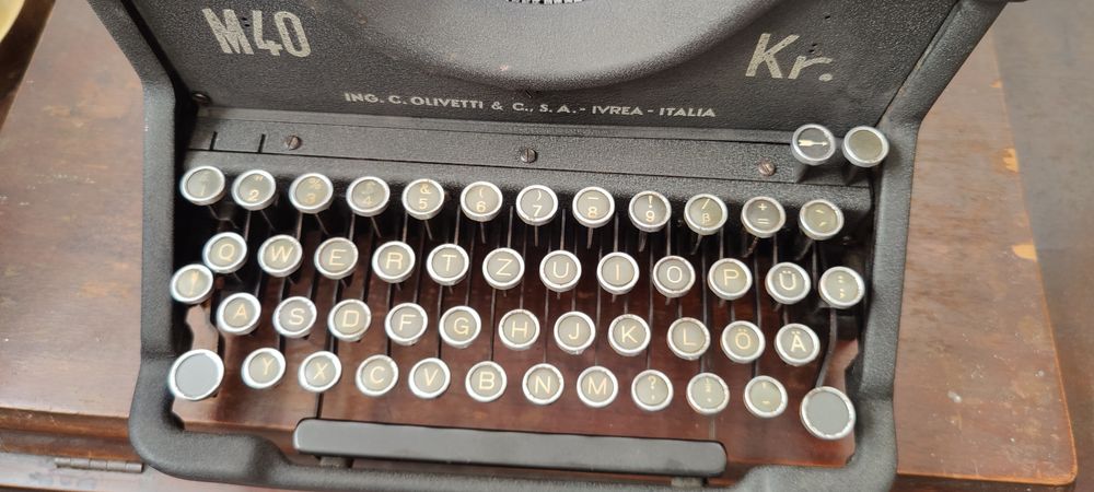 Mașină de scris Olivetti M40 Kr.