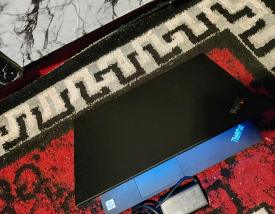 Laptop Lenovo i7 gen 10 24 gb rami ssd 256 gb 
Procesor intel(R) Core(