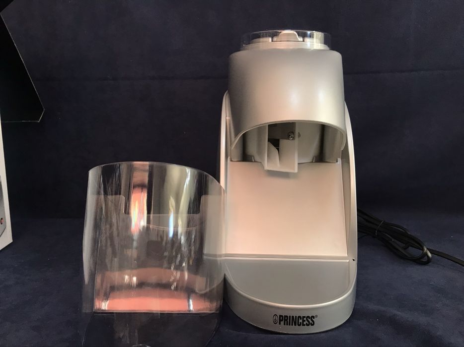 Уред за натрушен лед Princess