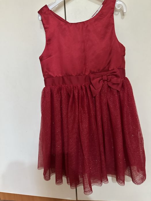 Червена рокля с брокат