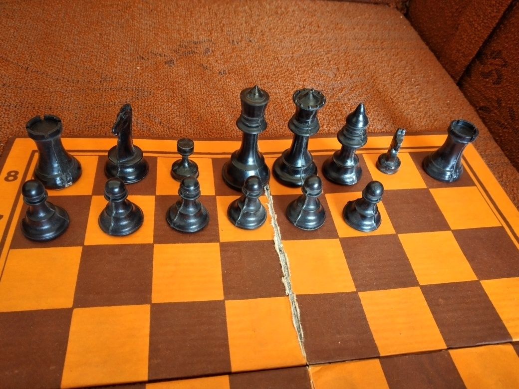 Стари  автентични шахове