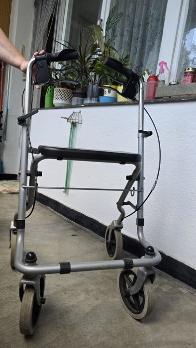 Rolator / Cadru de mers cu roti