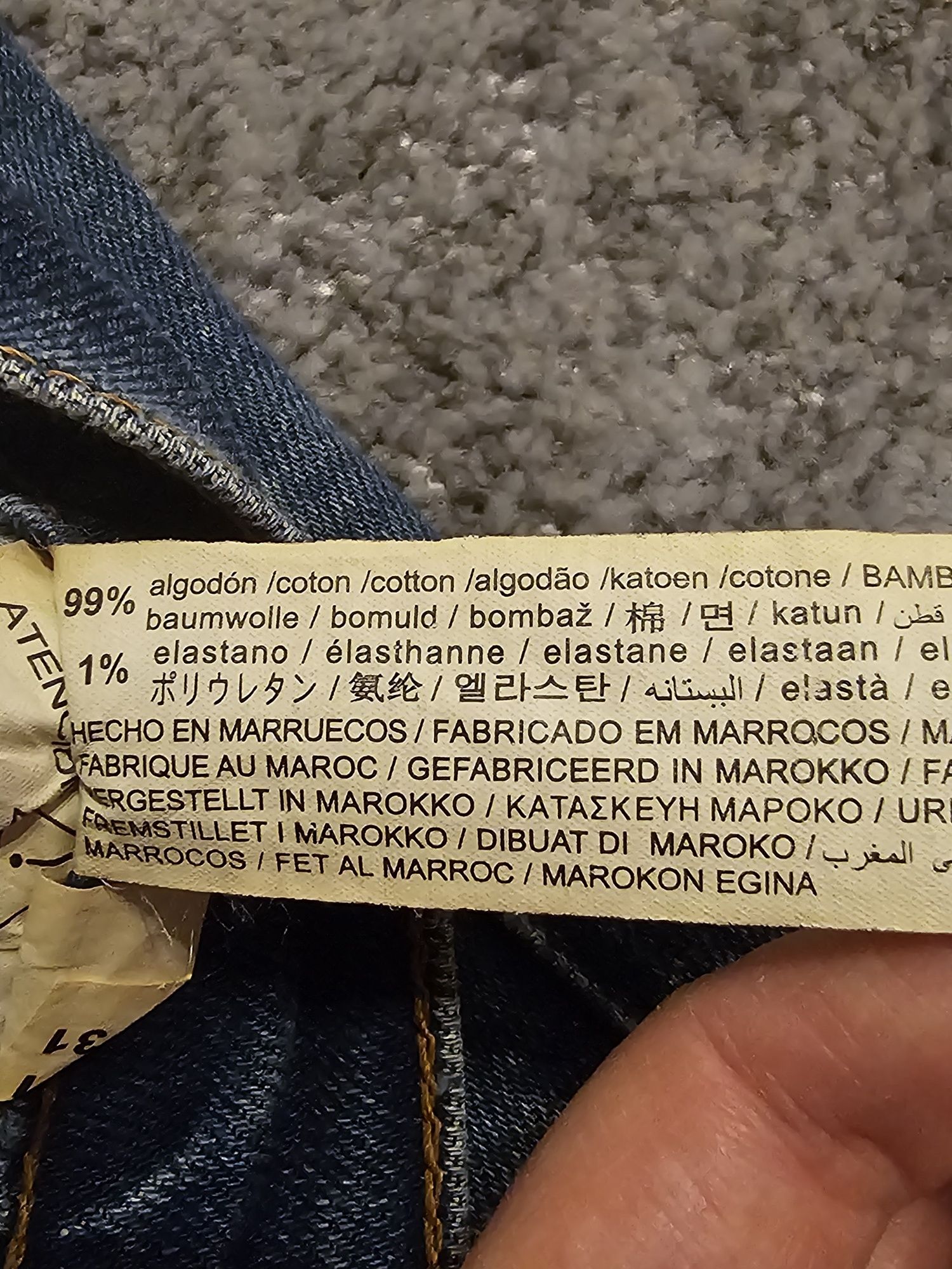 Jeans Zara man
99% cotton