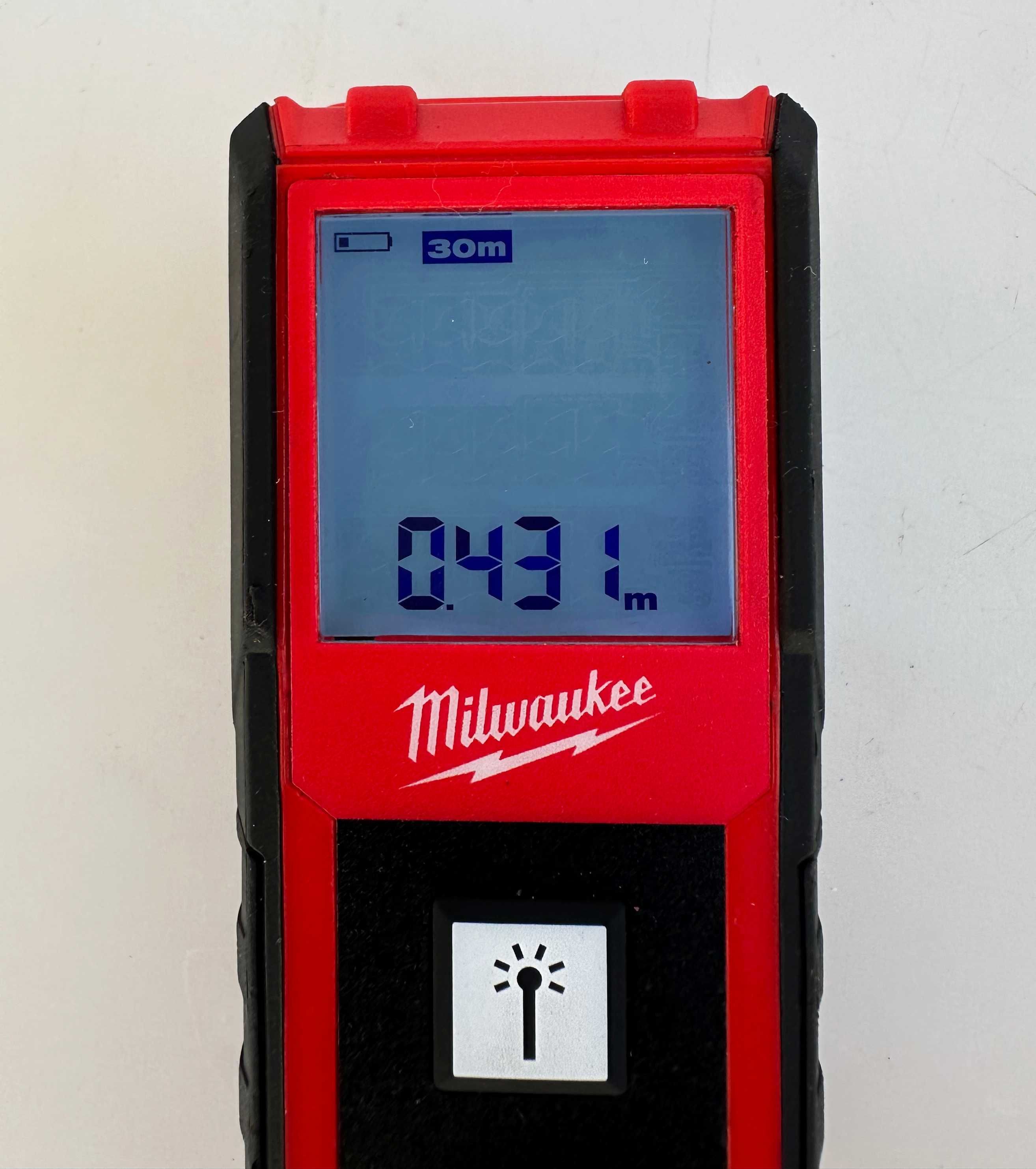 Milwaukee LDM 30 - Лазерна ролетка като нова!