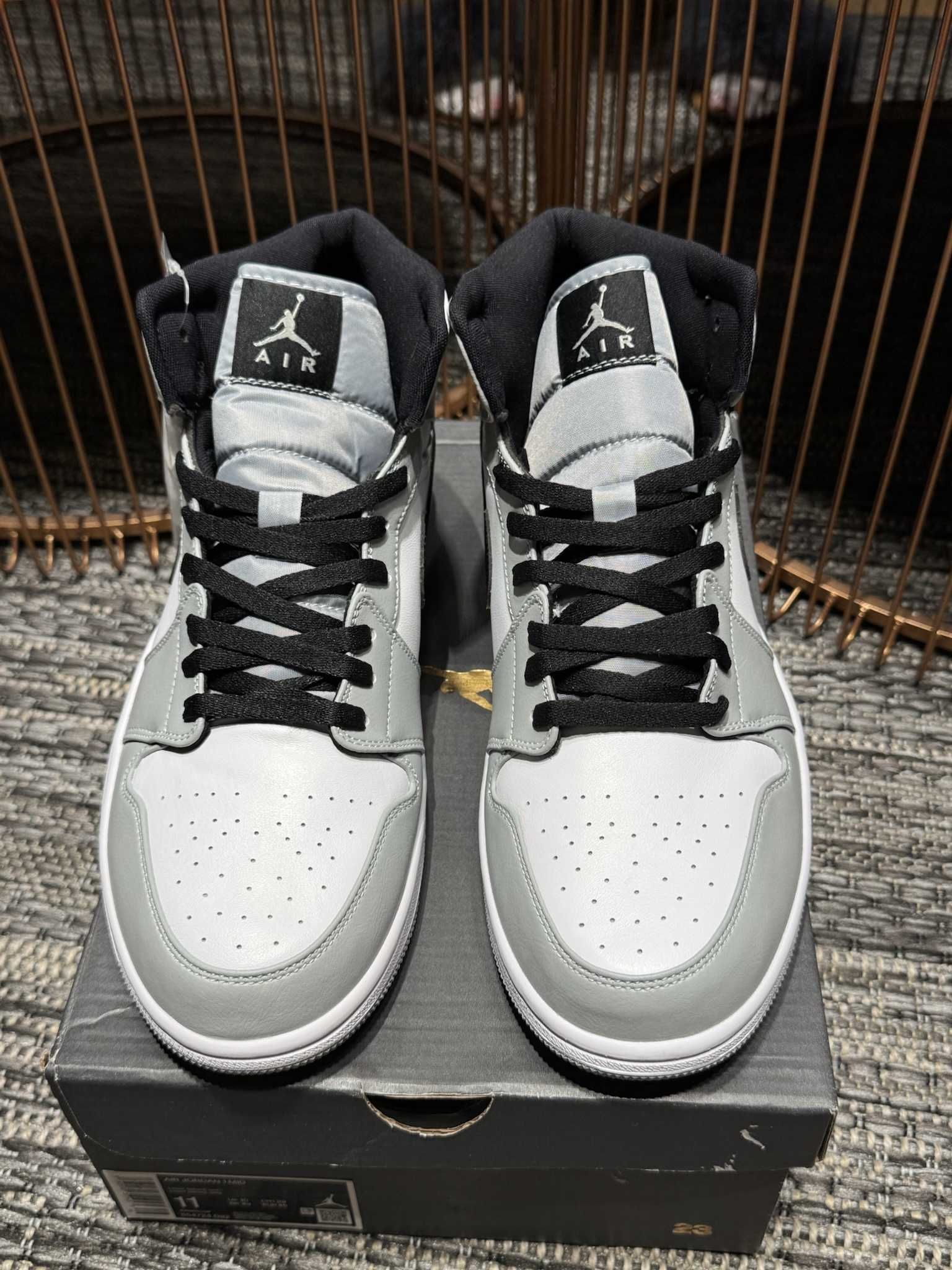 Jordan 1 Retro Mid "Light Smoke Grey" 45EUR Мъжки Кецове + Кутия